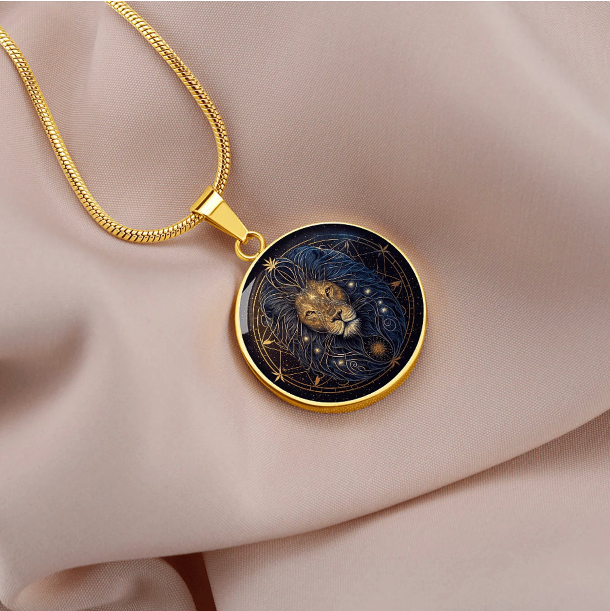 LEO PENDANT